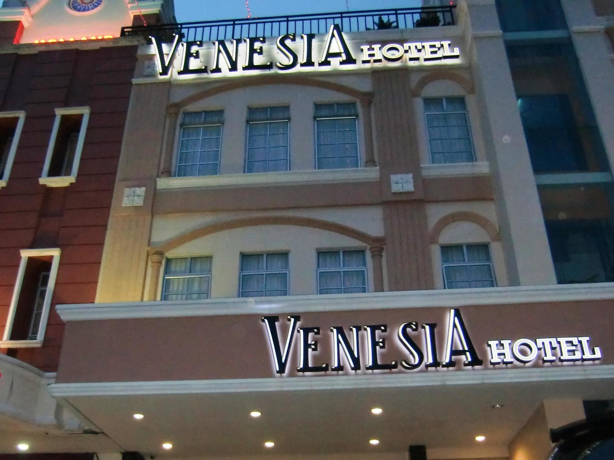 Os Hotel Edukits Fka Venesia Hotel Batam Exterior foto